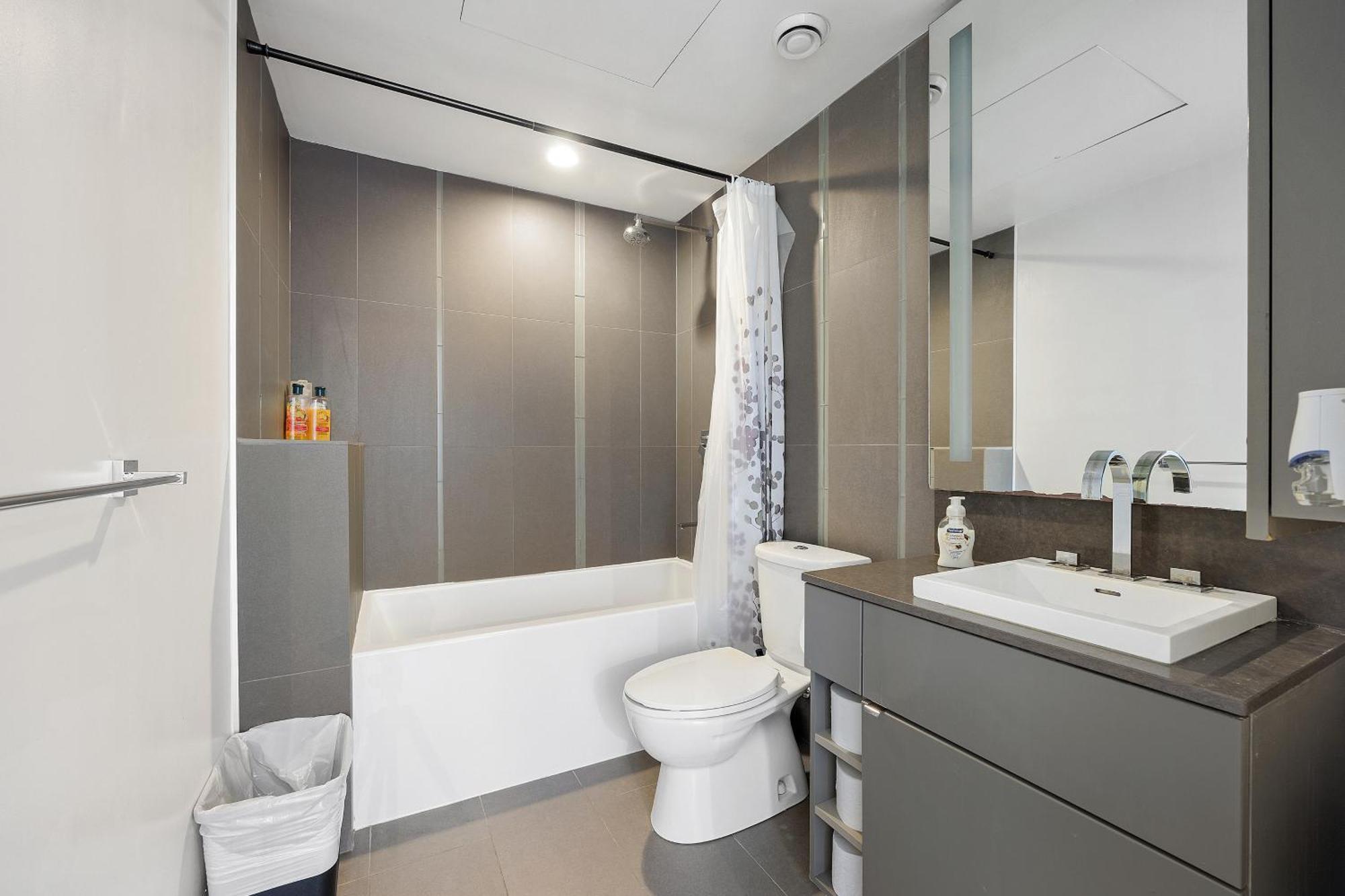 Downtown Toronto Condos Exterior photo